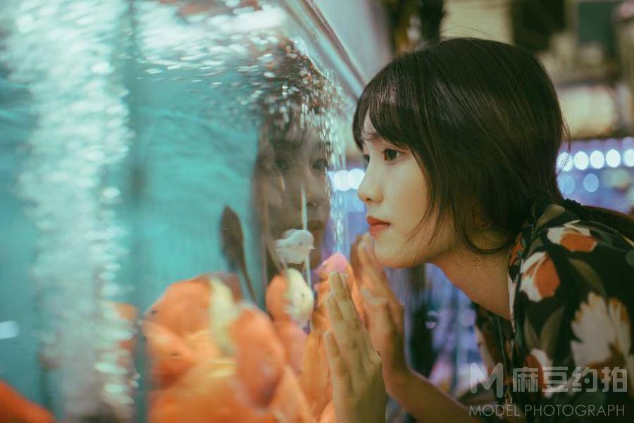 情绪模特