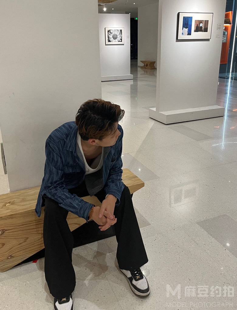 情绪模特