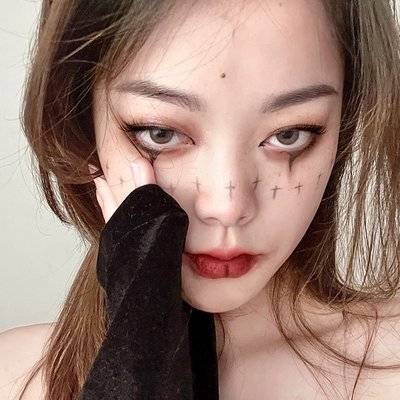 黑白模特
