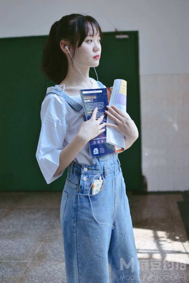 校园模特