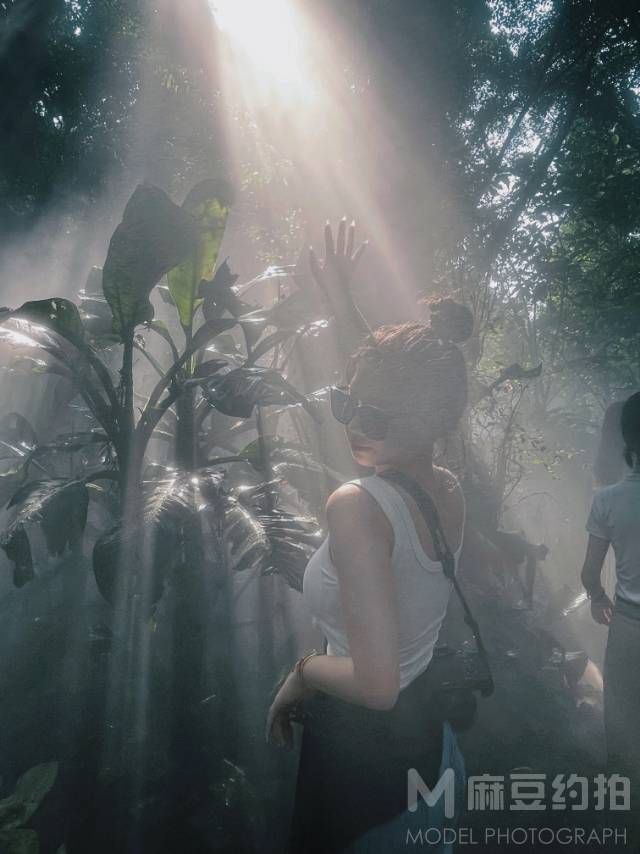 情绪模特