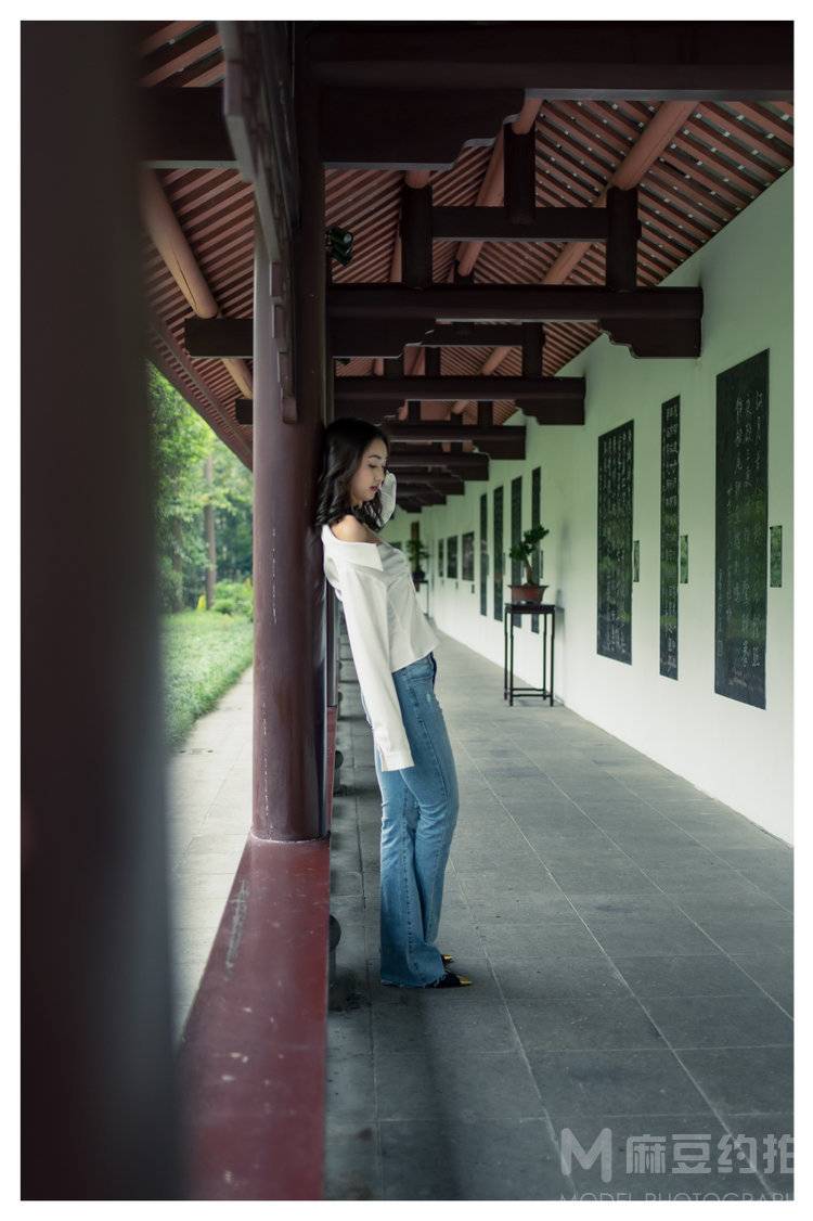 黑白模特