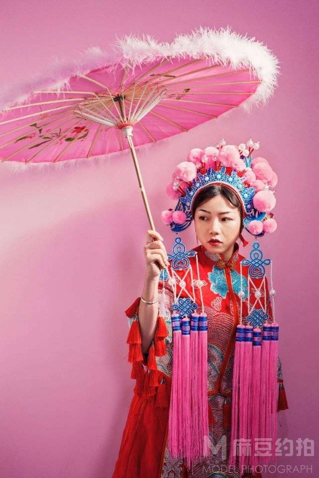 情绪模特