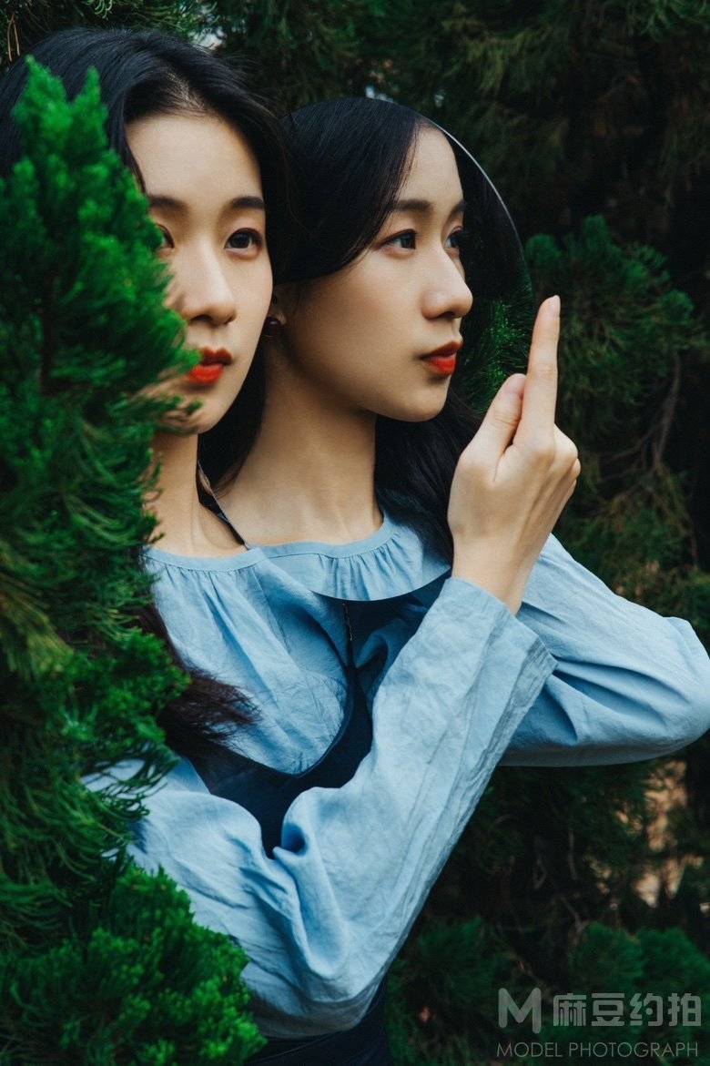 情绪模特