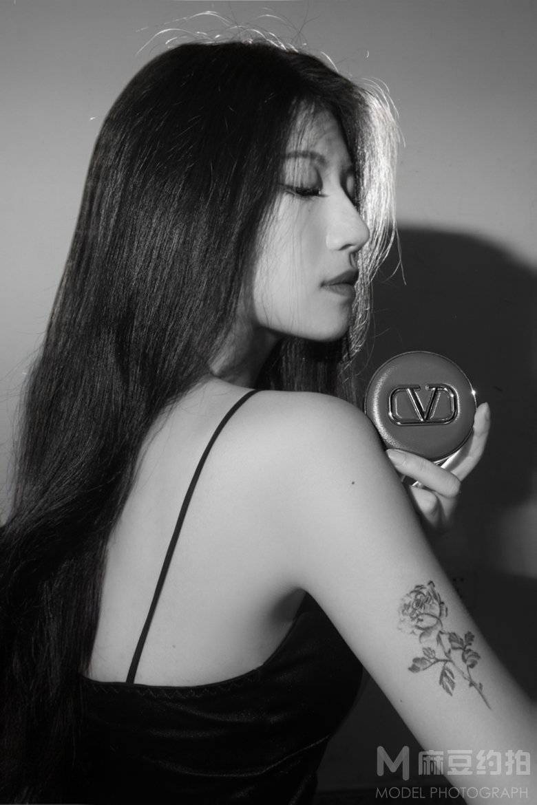 黑白模特