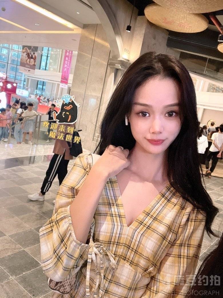 黑白模特