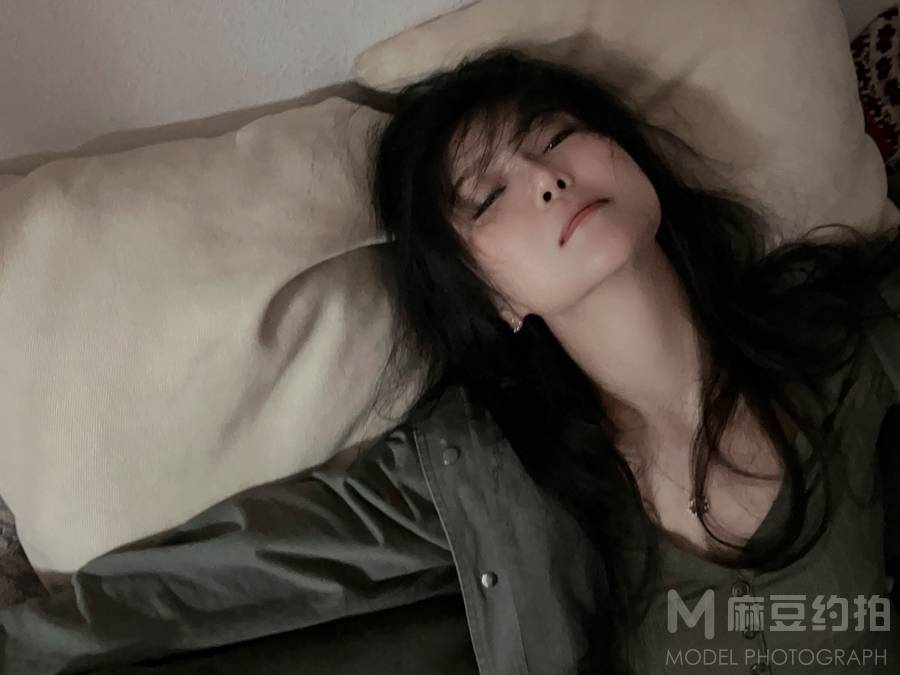 黑白模特