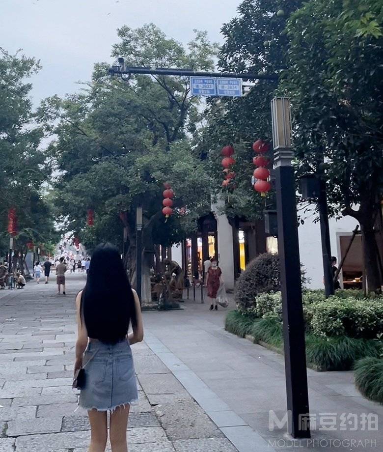 校园模特