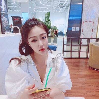 黑白模特