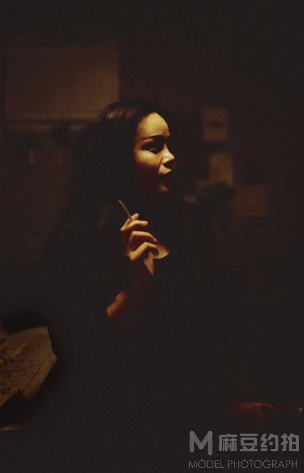 情绪模特