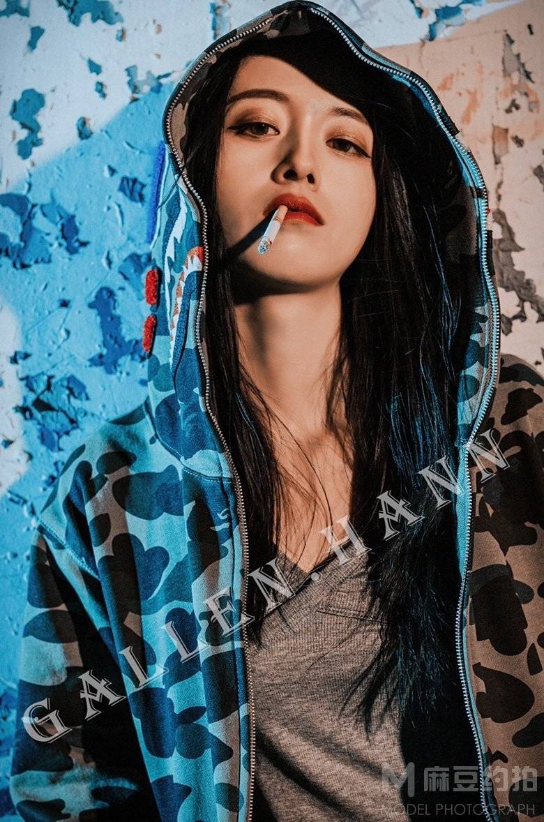情绪模特