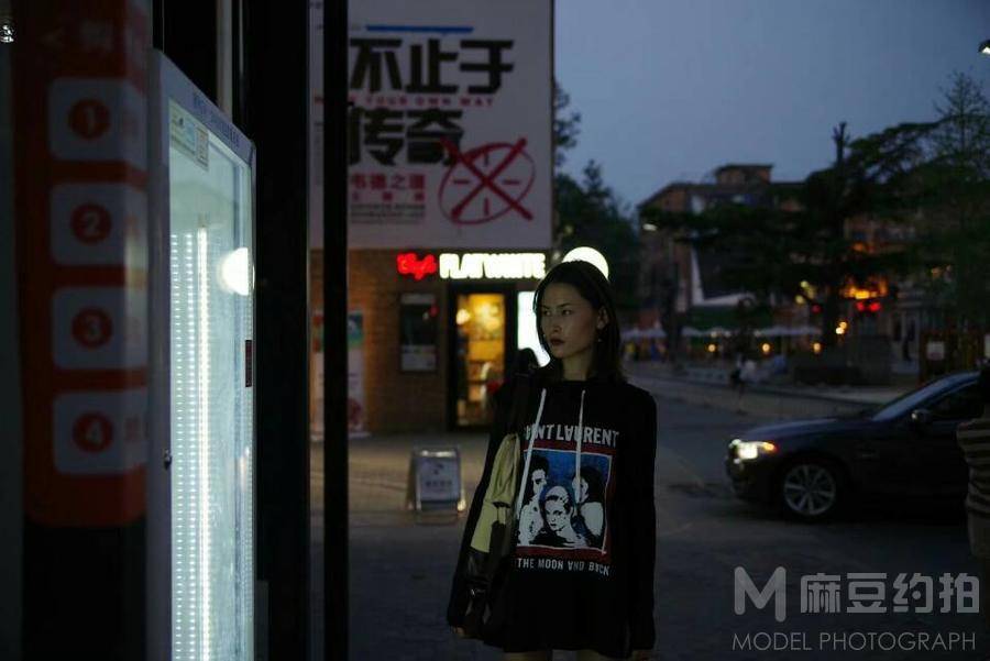 情绪模特