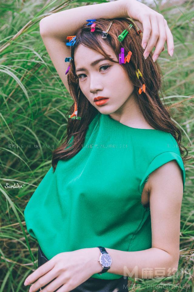 情绪模特
