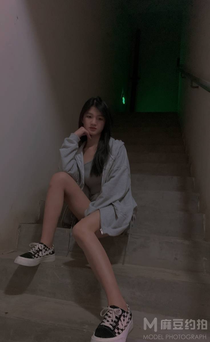 黑白模特