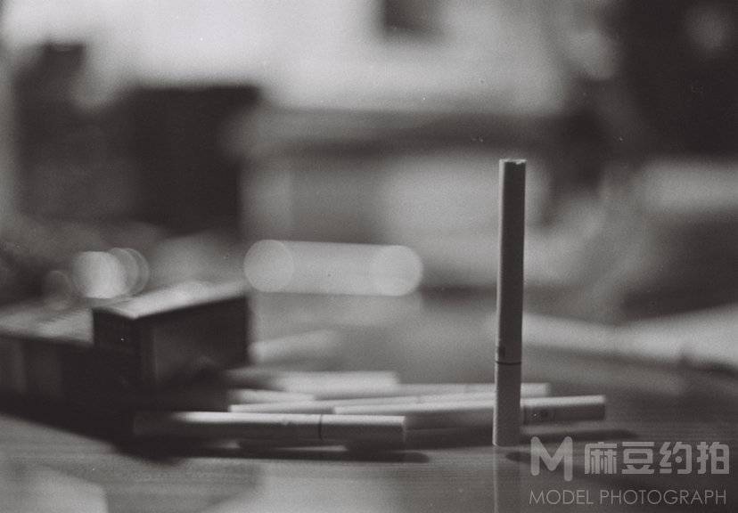 黑白模特