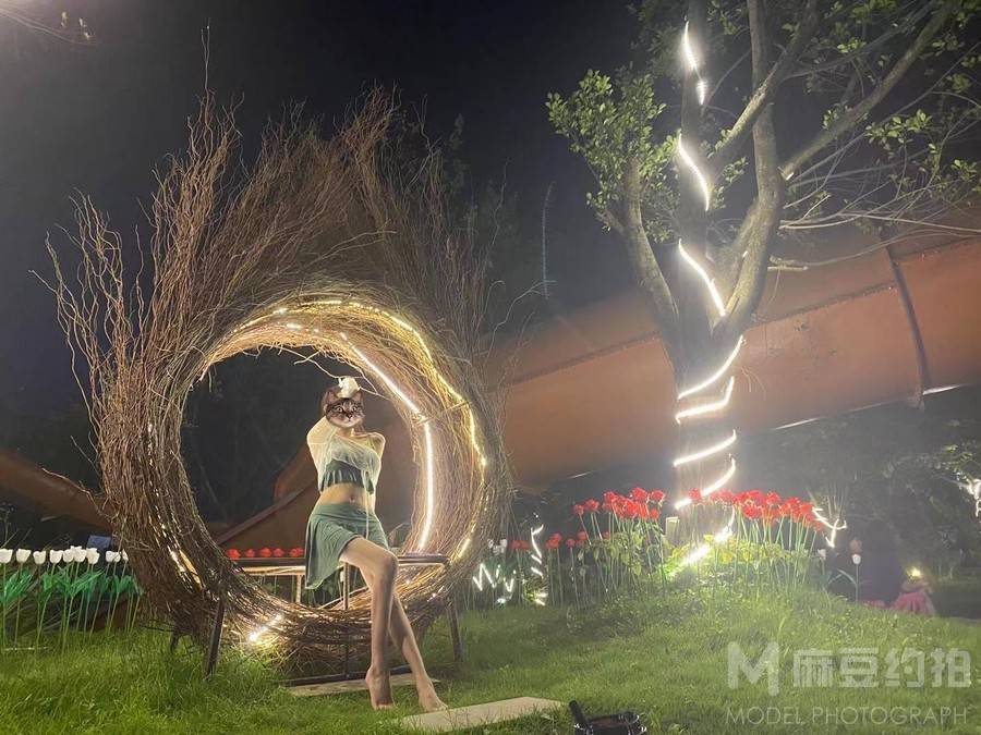 夜景模特