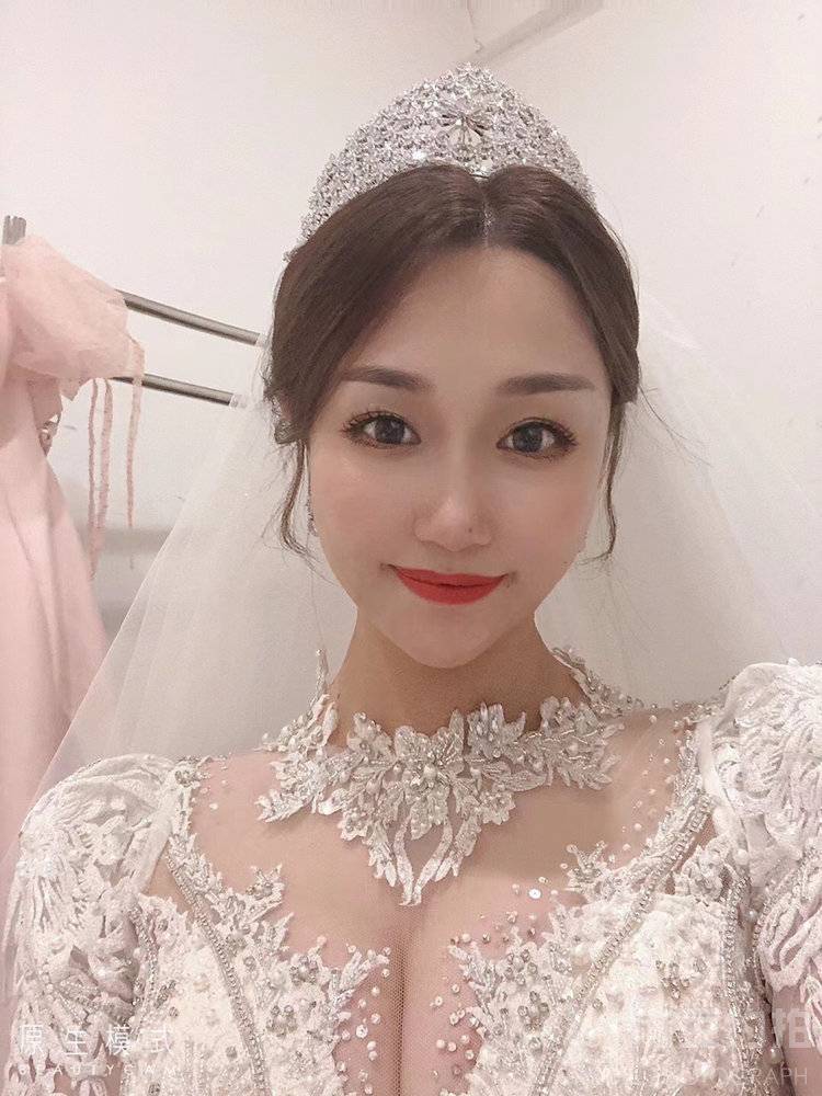 妆容模特