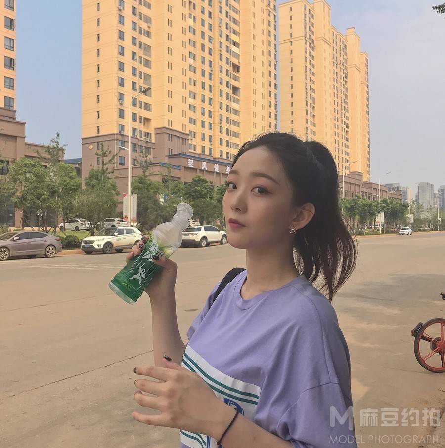 妆容模特