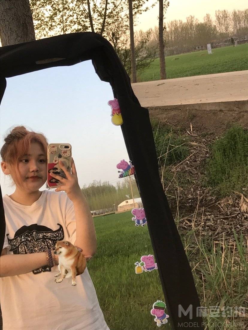 情绪模特