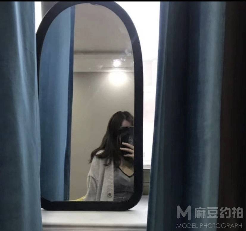 黑白模特