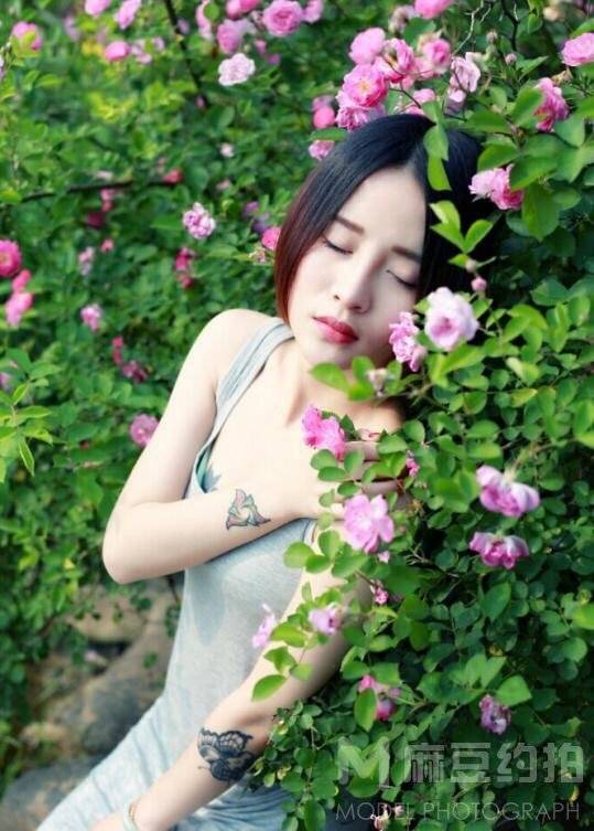 情绪模特