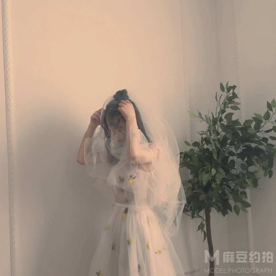 黑白模特