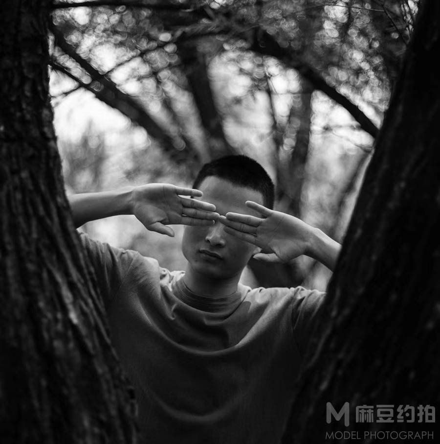情绪模特