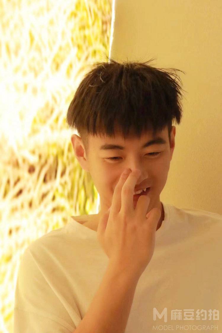 黑白模特