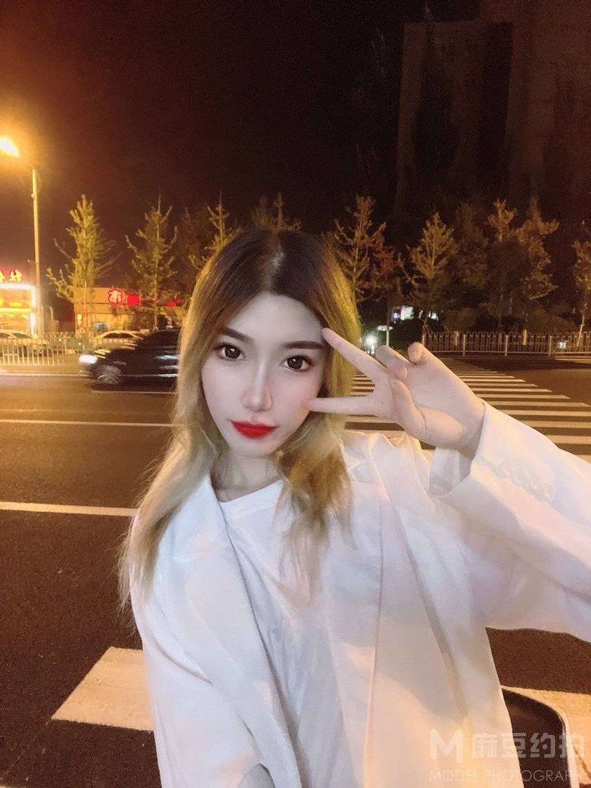 纪实模特