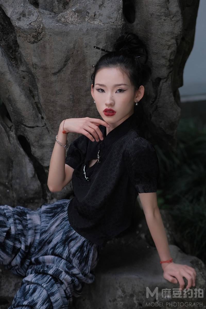 情绪模特
