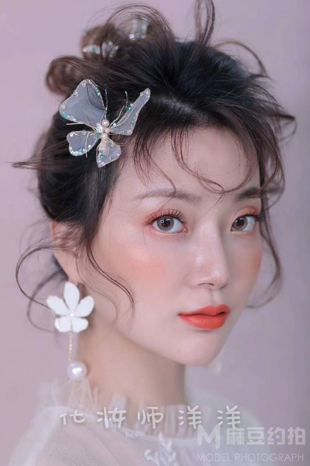 妆容模特