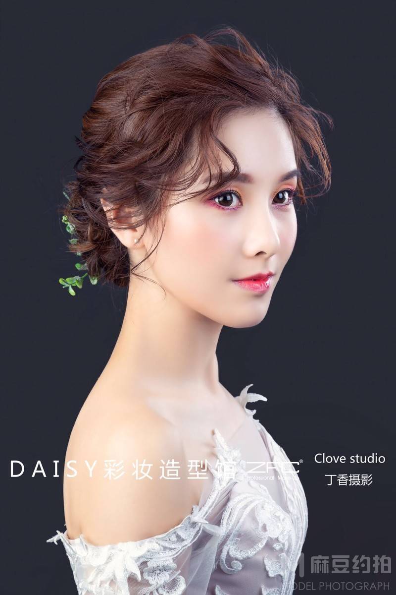 妆容模特