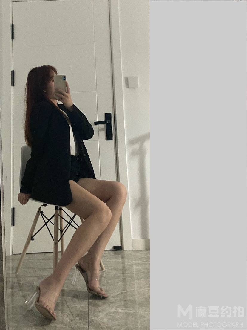 黑白模特