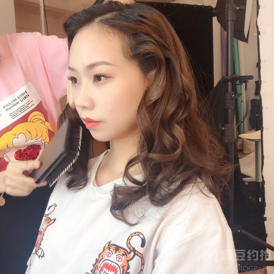 妆容模特