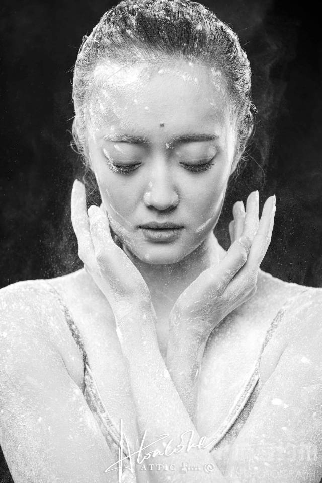 黑白模特