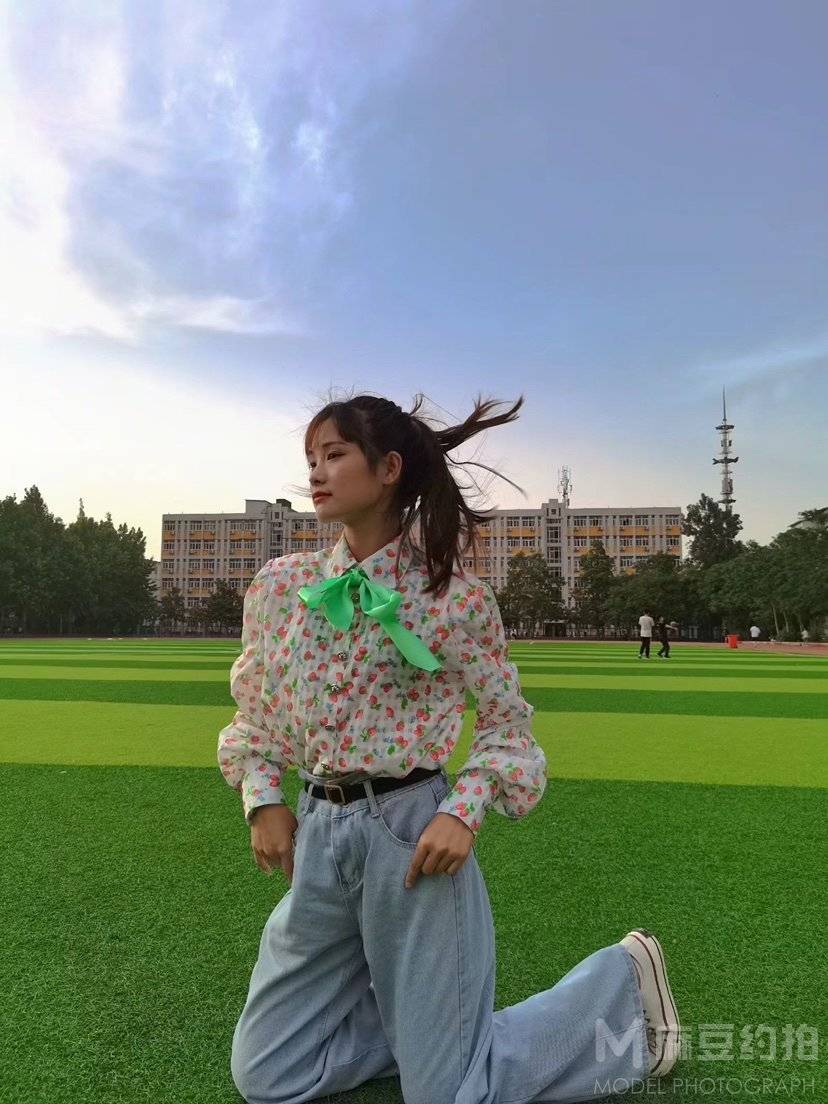校园模特