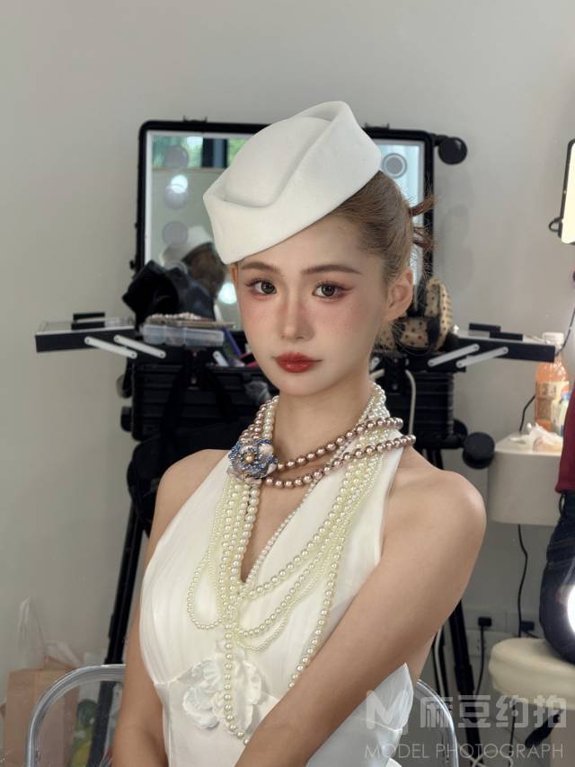 妆容模特