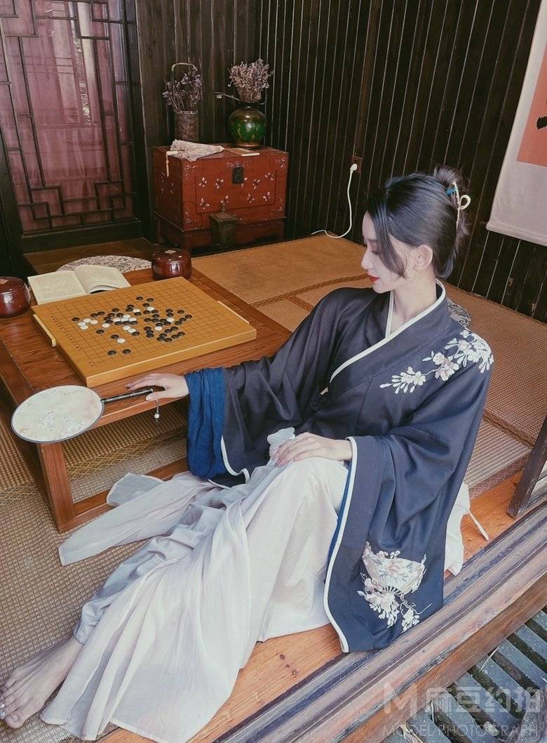 黑白模特