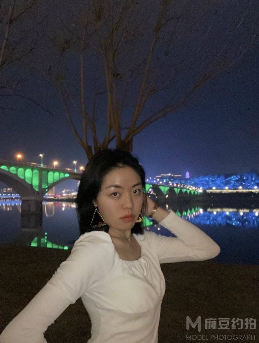 夜景模特
