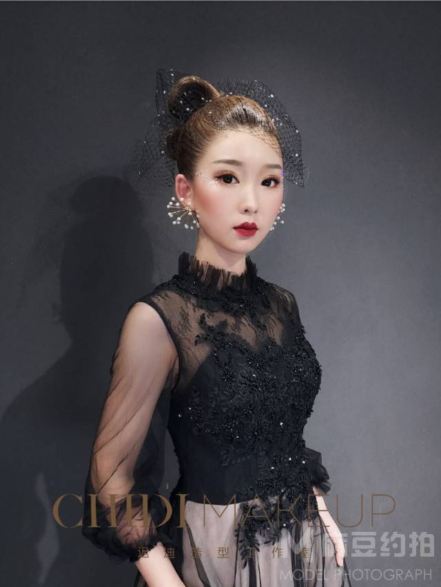 妆容模特
