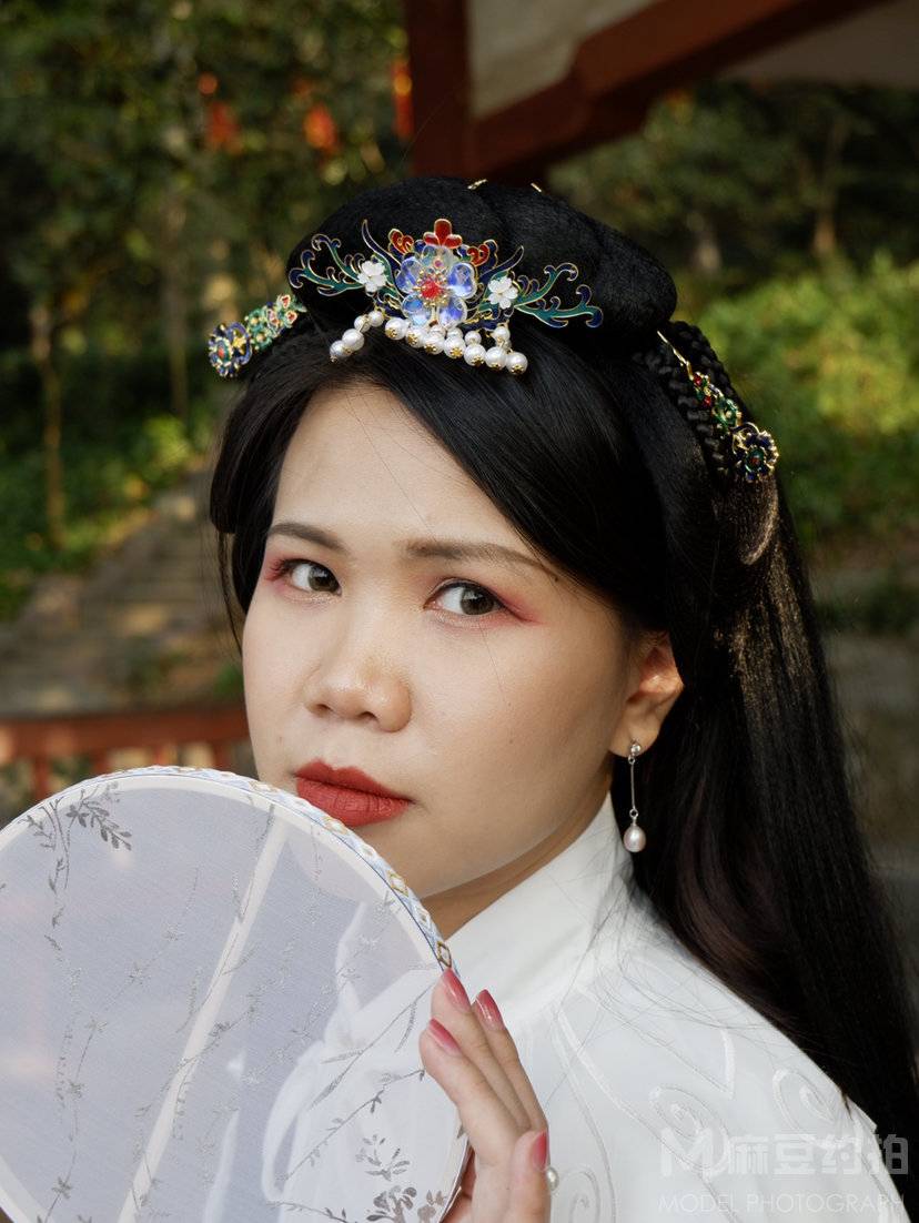 情绪模特
