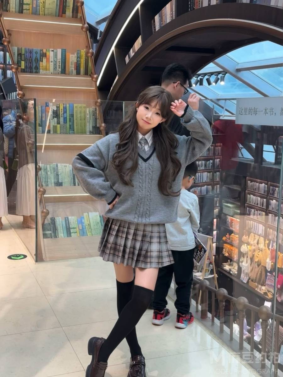 校园模特