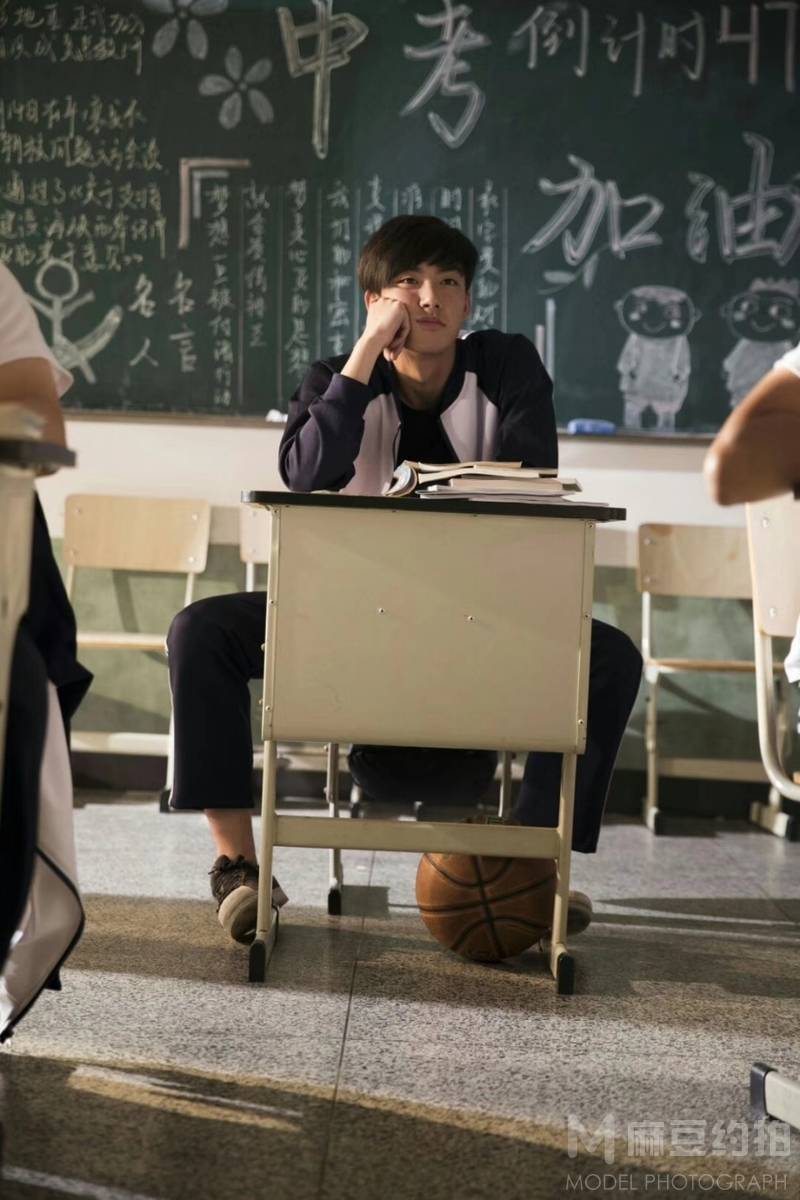 校园模特