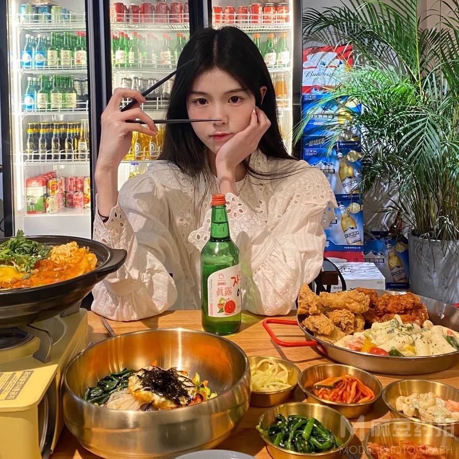 妆容模特