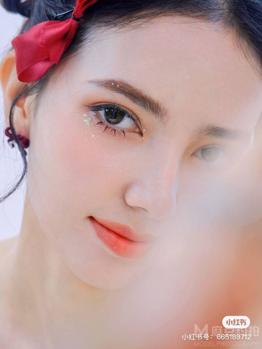 妆容模特