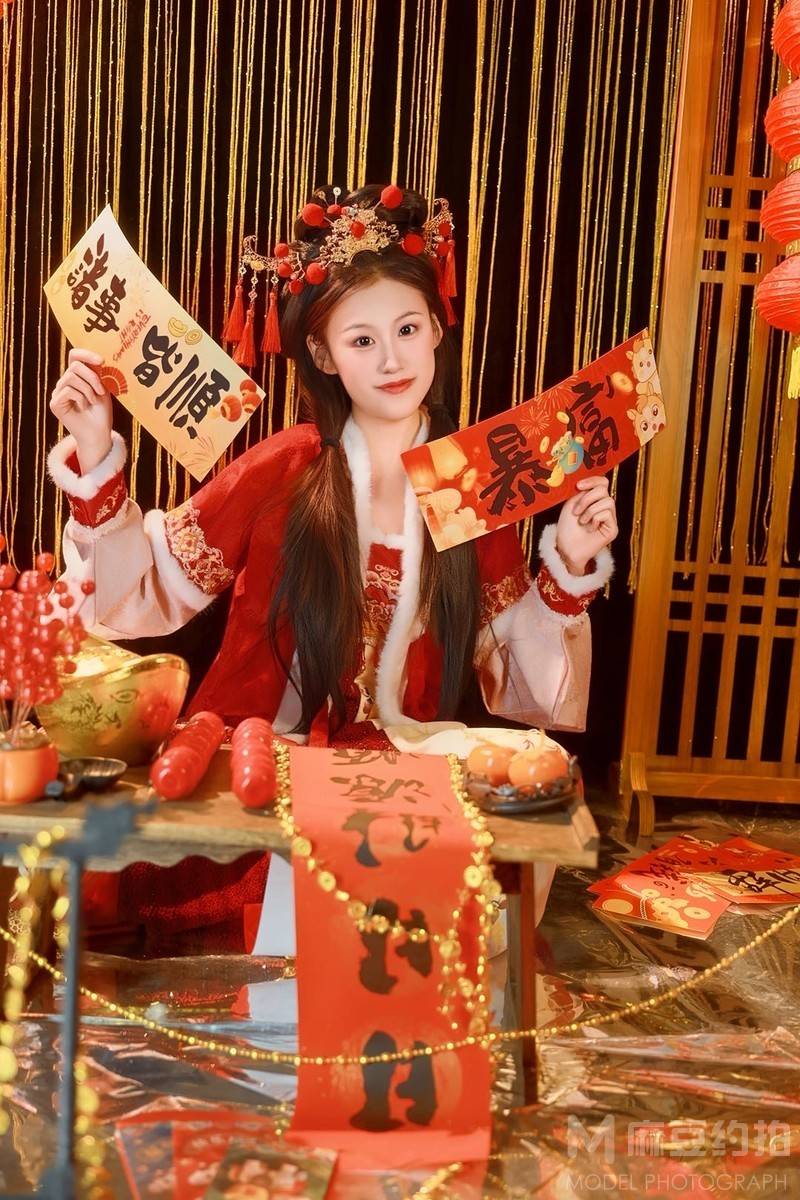 汉服模特