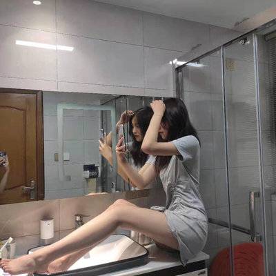 黑白模特
