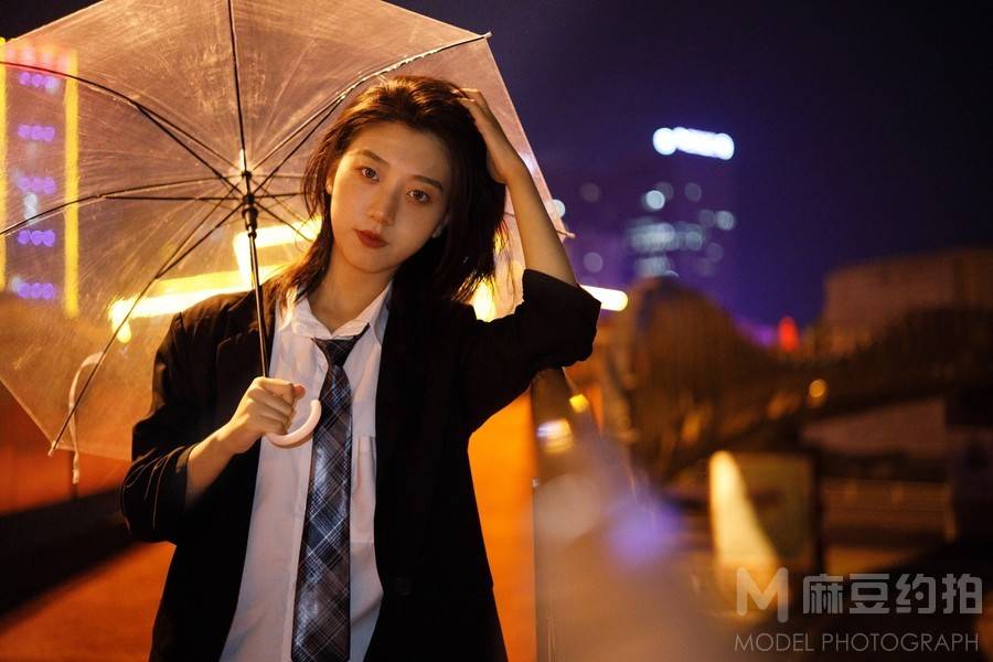 情绪模特