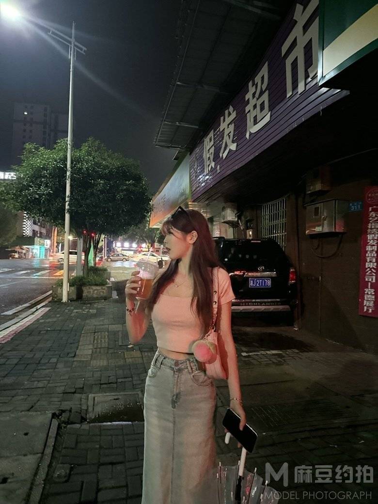 校园模特
