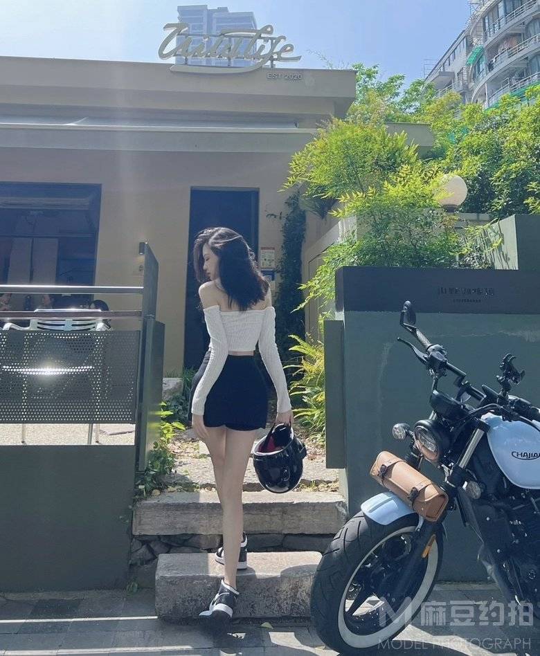 黑白模特